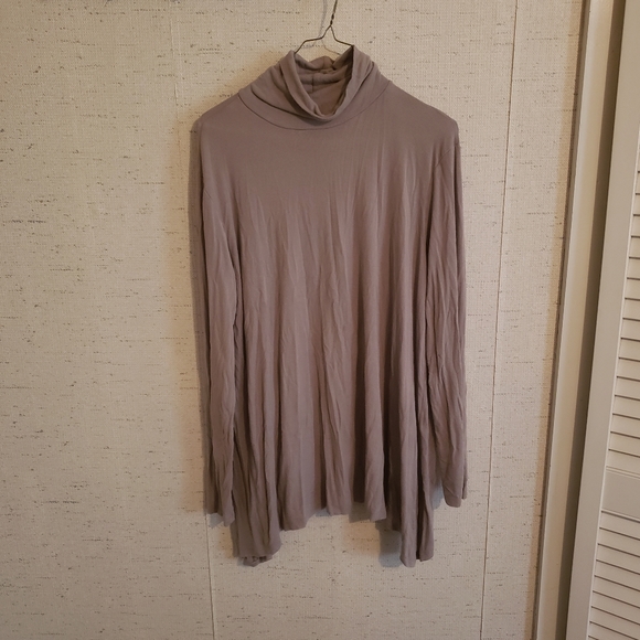 COME TOGETHER CALIFORNIA Tops - Turtle neck tunic